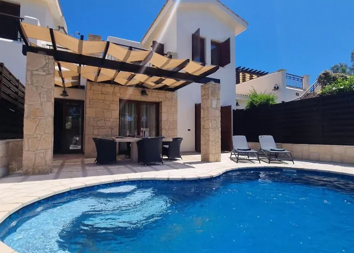 Villa Nausicaa Private Pool & Hot Tub, Aphrodite Hills Golf Resort