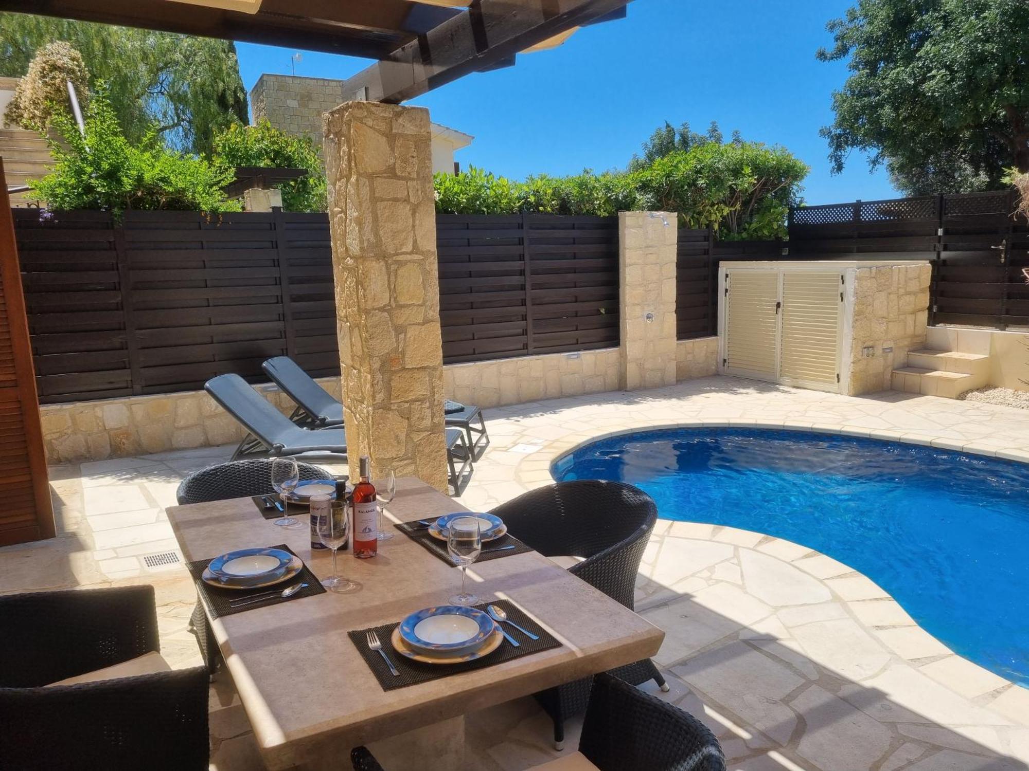 Villa Nausicaa Private Pool & Hot Tub, Aphrodite Hills Golf *