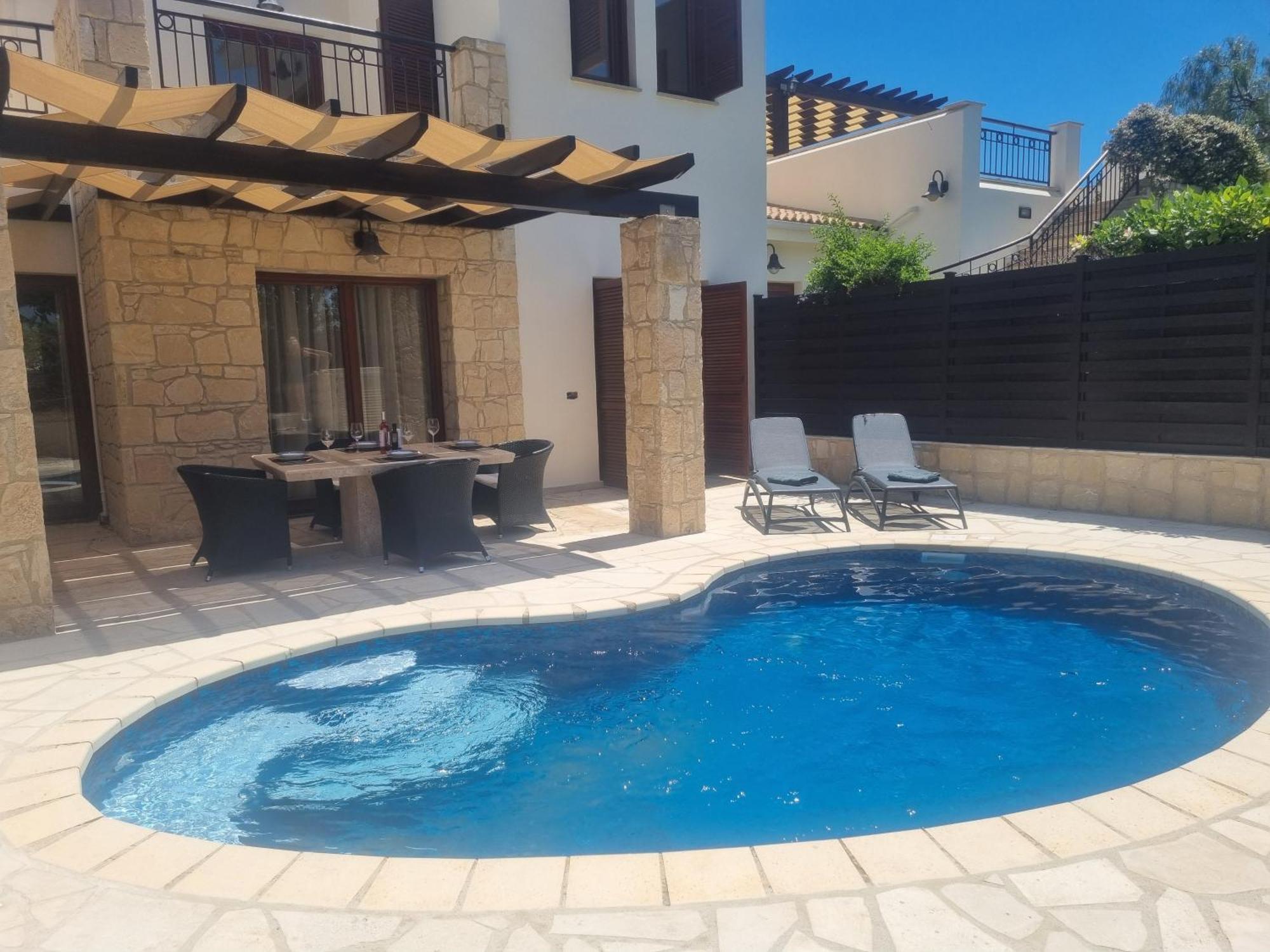 Nausicaa Private Pool & Hot Tub, Aphrodite Hills Golf Villa