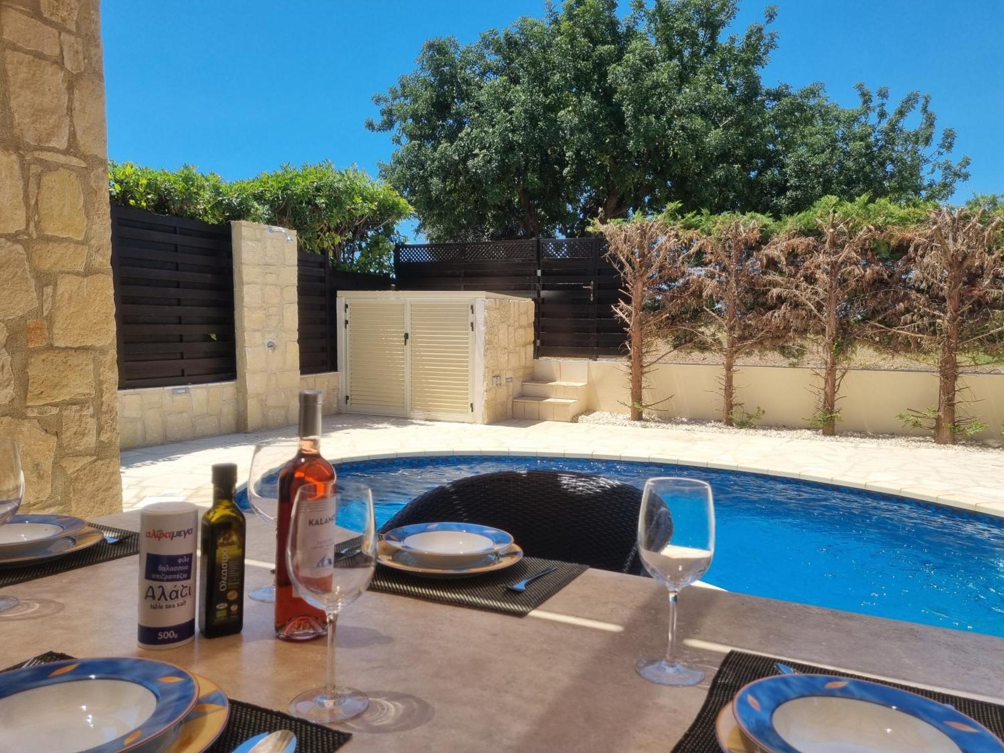 Villa Nausicaa Private Pool & Hot Tub, Aphrodite Hills Golf